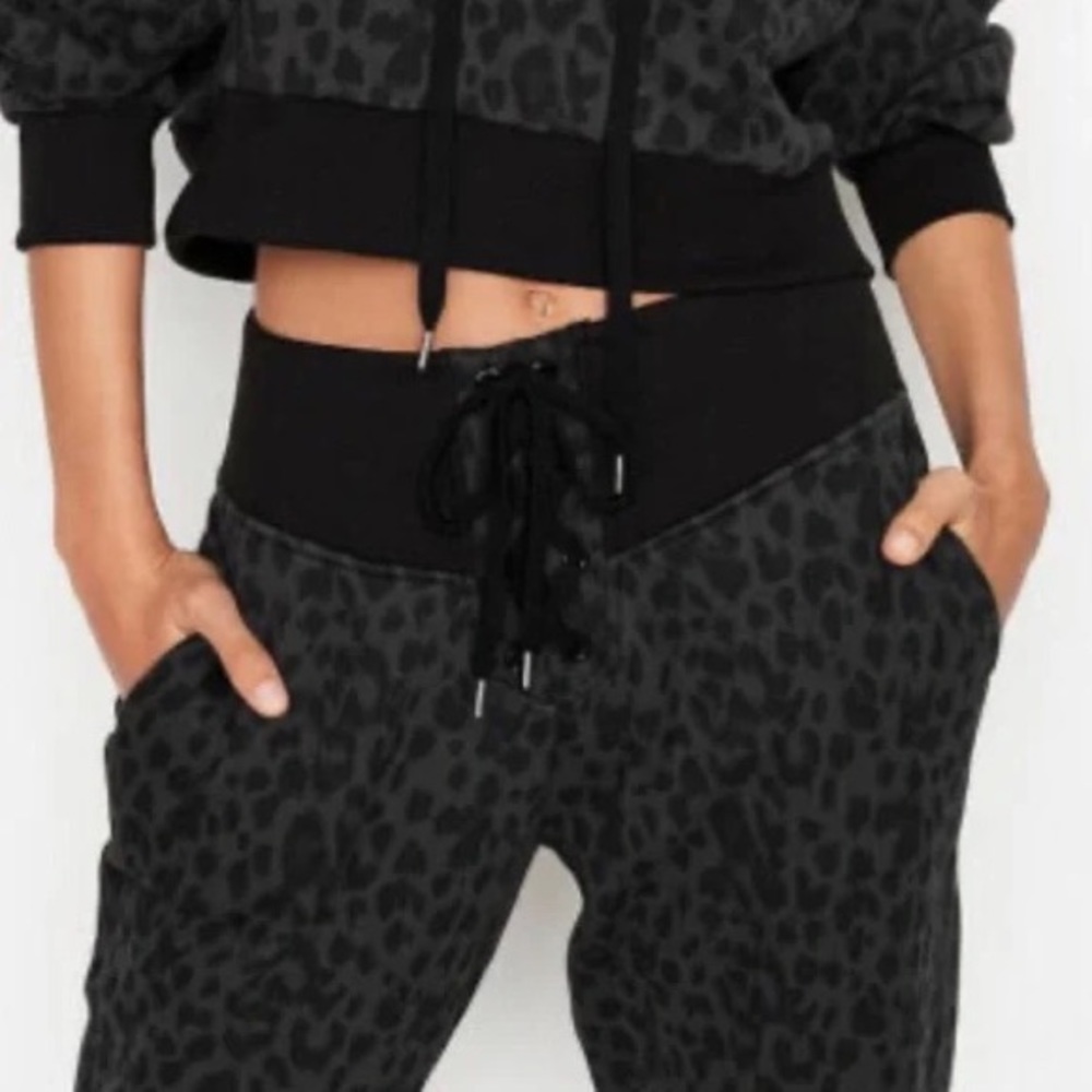 Victoria's Secret Fleece Lace-Up Cotton Leopard High Waisted Joggers S NWOT